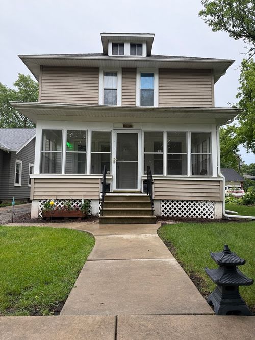 122-120-122 S Commonwealth Ave, Aurora, IL, 60506-4816 | Card Image
