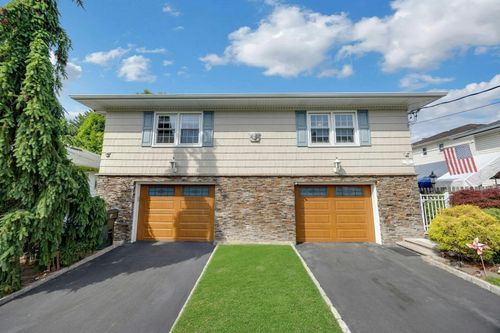 184 W Passaic Ave, Rutherford, NJ, 07070-1937 | Card Image
