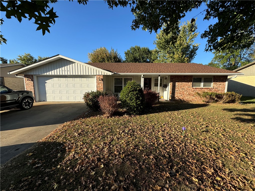 Emma Ave, Springdale, AR 72762