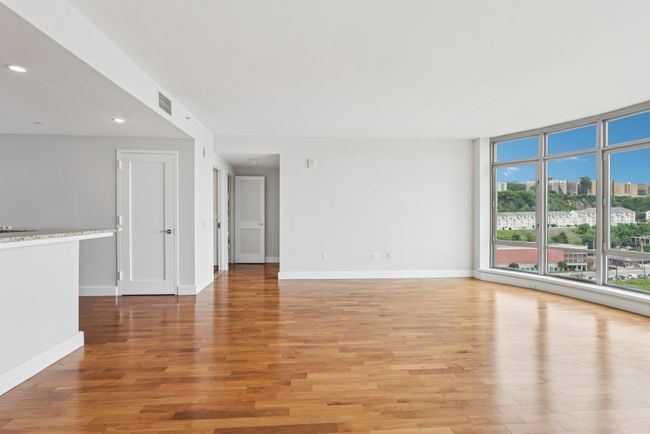 APT-1215 - 8100 River Rd, Condo with 2 bedrooms, 2 bathrooms and null parking in North Bergen NJ | Image 14