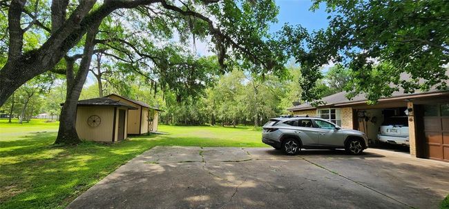 1055 County Road 452, House other with 4 bedrooms, 2 bathrooms and null parking in Sweeny TX | Image 20