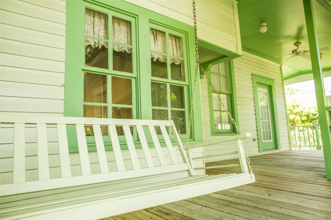Porch with ceiling fan | Image 7