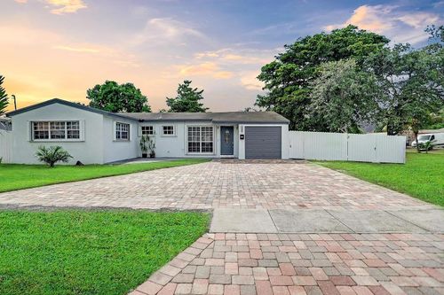 6900 Park St, Hollywood, FL, 33024-3834 | Card Image