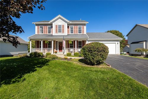 45 Woodworth St, Victor, NY, 14564-1341 | Card Image