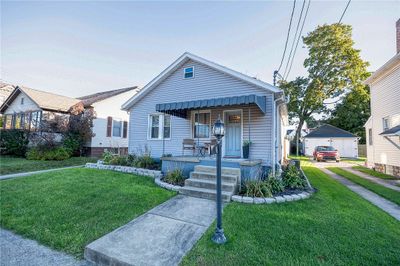 602 W New Castle St, House other with 2 bedrooms, 1 bathrooms and 1 parking in Zelienople Boro PA | Image 2