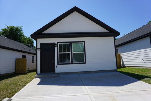 11753 White Cedar St, Willis, TX, 77318-7667 | Card Image