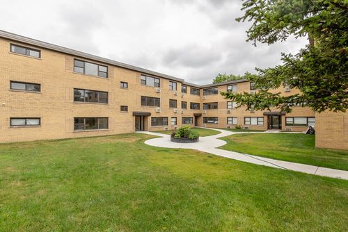 g6-6803 N Ridge Blvd, Chicago, IL, 60645-4940 | Card Image