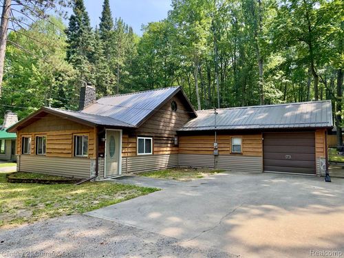 111 Petoskey Dr, Roscommon, MI, 48653-9576 | Card Image