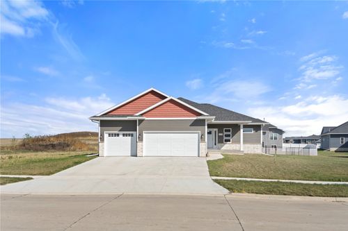 1416 Heartland St, Fairfax, IA, 52228-9001 | Card Image