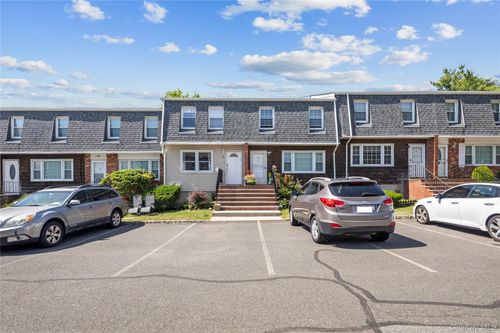 31 Gladys Dr, Spring Valley, NY, 10977-6026 | Card Image
