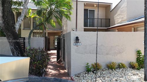 7-9135 Fontainebleau Blvd, Miami, FL, 33172-4375 | Card Image