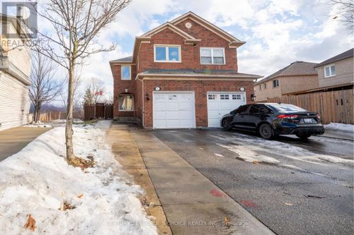 7 Mount Fuji Crescent, Brampton (Sandringham-Wellington), ON, L6R2L3 | Card Image