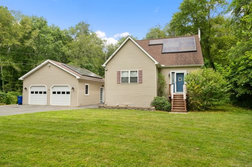 913 Vauxhall Street Ext, Quaker Hill, CT, 06375-1037 | Card Image