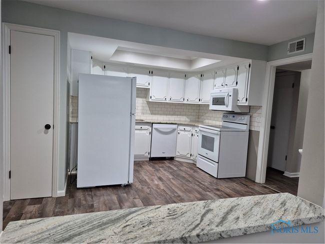APT-202 - 435 Park Ave, Condo with 2 bedrooms, 1 bathrooms and 1 parking in Fostoria OH | Image 8