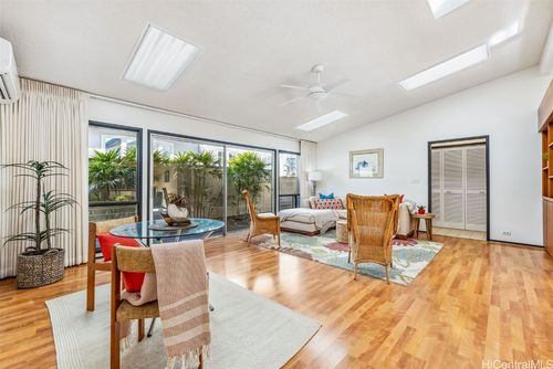 856 18th Avenue, Honolulu, HI, 96816 | Card Image