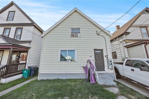 210 Weimar St, Buffalo, NY, 14206-3253 | Card Image