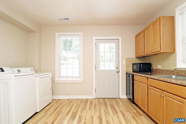 212 Shamrock Rd, House other with 3 bedrooms, 2 bathrooms and null parking in CHARLOTTESVILLE VA | Image 6