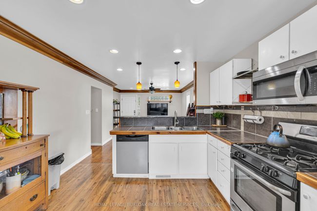 1469 Albert Rd, House other with 2 bedrooms, 1 bathrooms and 2 parking in Windsor ON | Image 9