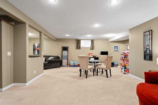 755 Hawkside Mews Nw, Home with 4 bedrooms, 3 bathrooms and 4 parking in Calgary AB | Image 29