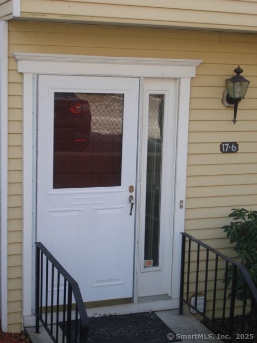 unit-17-6-55 Mill Plain Rd, Danbury, CT, 06811-5157 | Card Image