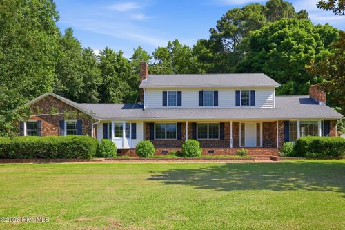 450 Davenport Farm Rd, Winterville, NC, 28590-8933 | Card Image