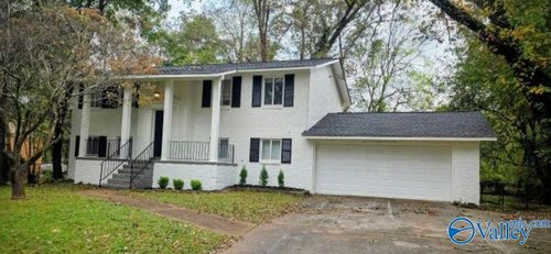 3526 Cindy St Nw, Huntsville, AL, 35810-2632 | Card Image