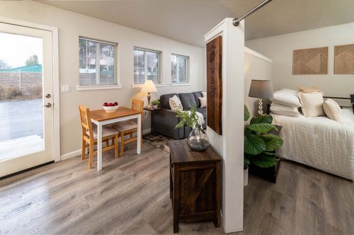 a5-56856 Enterprise Dr, Sunriver, OR, 97707-2120 | Card Image