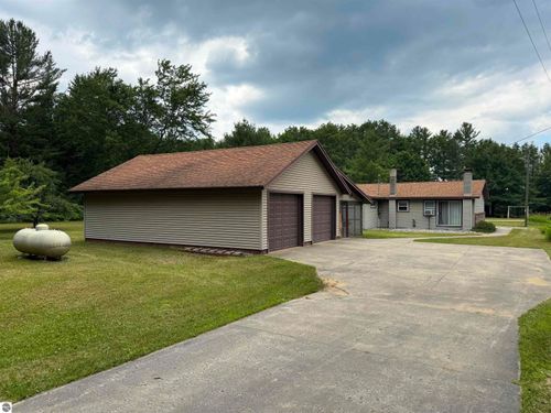 4910 Deerfield Dr Ne, Kalkaska, MI, 49646-9299 | Card Image