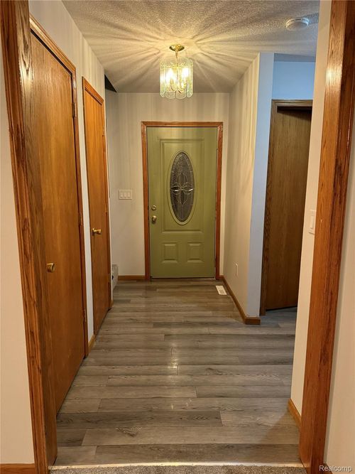 12464 Maxwell Rd, Carleton, MI, 48117-8800 | Card Image