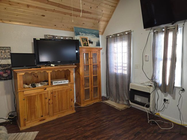 living room | Image 14