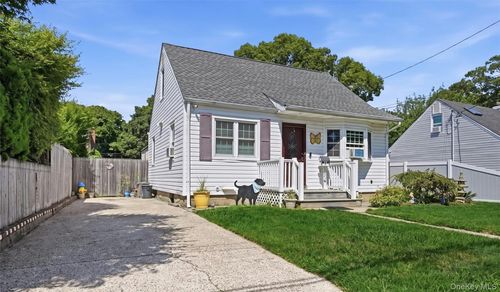 29 Sherwood Dr, Mastic Beach, NY, 11951-3207 | Card Image