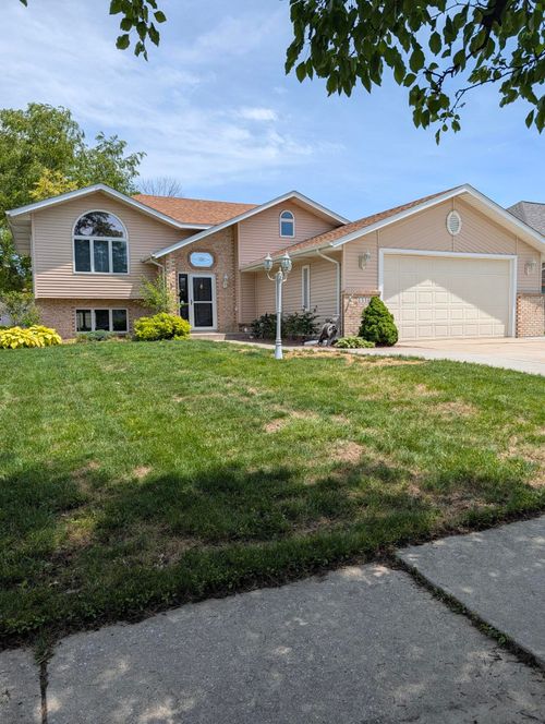 1338 Jacob Dr, Crown Point, IN, 46307 | Card Image