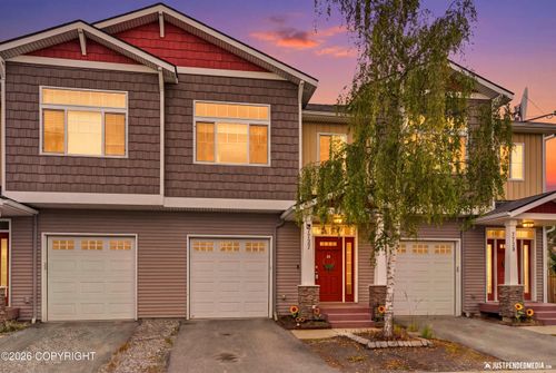 h3-7727 Stepping Stone Ln, Anchorage, AK, 99504-5236 | Card Image