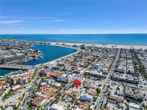 207 Santa Ana Ave, Long Beach, CA, 90803-3431 | Card Image