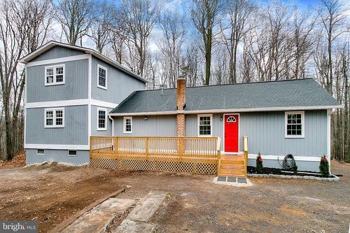 308 Greenwoods Dr, BERKELEY SPRINGS, WV, 25411-5758 | Card Image