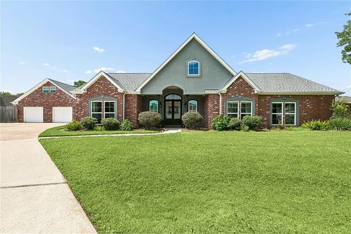 141 Magnolia Ct, Luling, LA, 70070-3211 | Card Image