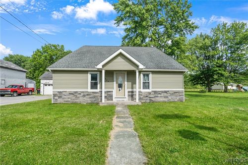 6529 Wolcottsville Rd, Akron, NY, 14001-9003 | Card Image