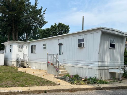 7 Grace Ln, Howell, NJ, 07731-1118 | Card Image