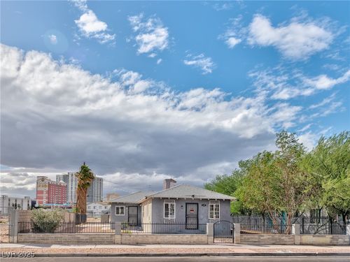 1-339 N 10th St, Las Vegas, NV, 89101-3155 | Card Image