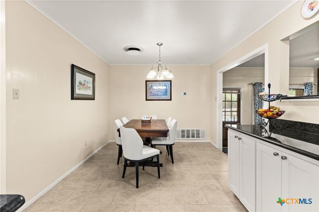 Breakfast area | Image 17