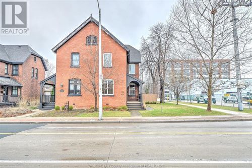 715 Walker Rd, Windsor, ON, N8Y2N2 | Card Image
