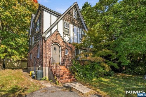 19 Bayview Ave, Englewood Cliffs, NJ, 07632-2401 | Card Image