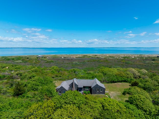 370 Lighthouse Rd, House other with 4 bedrooms, 3 bathrooms and null parking in Aquinnah MA | Image 4