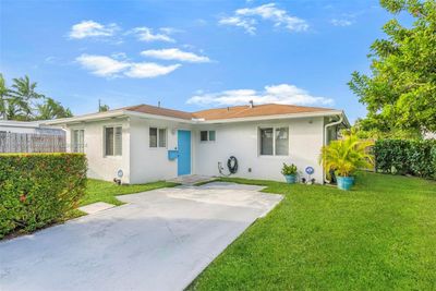 1609 Ne 34th Dr, House other with 2 bedrooms, 1 bathrooms and null parking in Oakland Park FL | Image 3