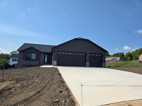 2 Marie Cir, Elysian, MN, 56028-7517 | Card Image