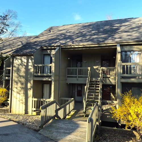 9008 S Pointe Ridge Ln, Bloomington, IN, 47401-9058 | Card Image