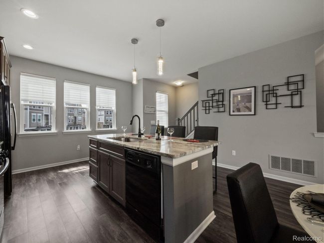 UNIT-41 - 2500 Normandy Rd, Condo with 2 bedrooms, 3 bathrooms and null parking in Royal Oak MI | Image 4