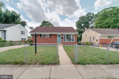 6207 Addison Rd, CAPITOL HEIGHTS, MD, 20743-2120 | Card Image