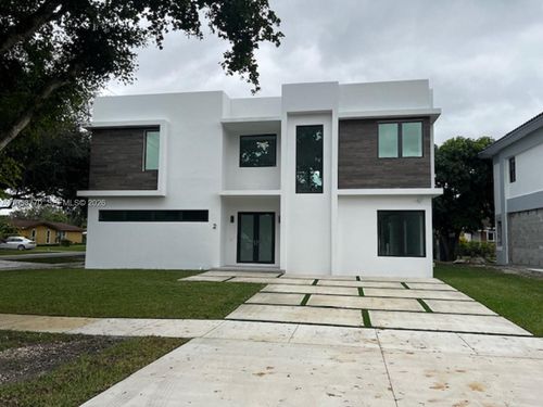 2 Hough Dr, Miami Springs, FL, 33166-4977 | Card Image