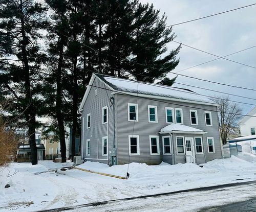 2-8 Oakdale Pl, Easthampton, MA, 01027-1526 | Card Image